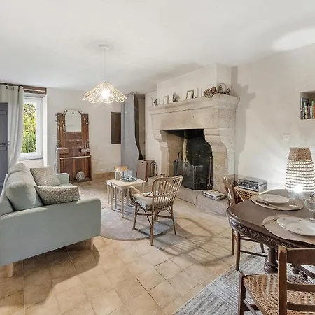 Apartmán 1 Bedroom Awesome In Tremblay Les Portes du Coglais