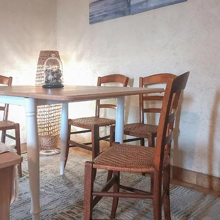 Apartmán 1 Bedroom Awesome In Tremblay